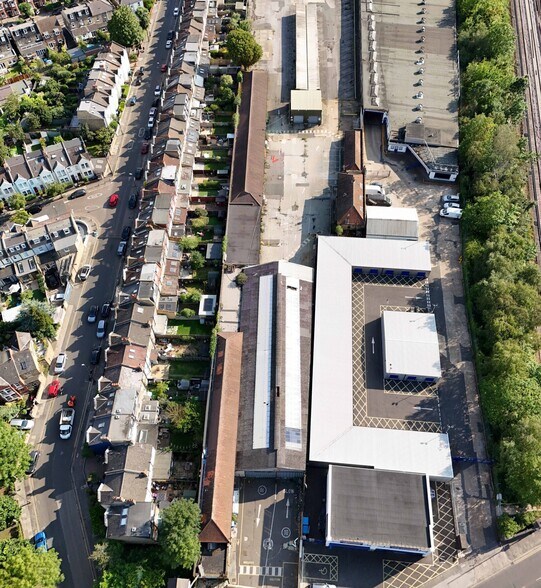 53 Gap Rd, Londres à louer - Photo de l’immeuble – Image 2 sur 15
