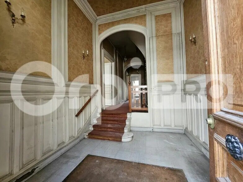 Local d'activités dans Reims à vendre - Photo de l’immeuble – Image 2 sur 12