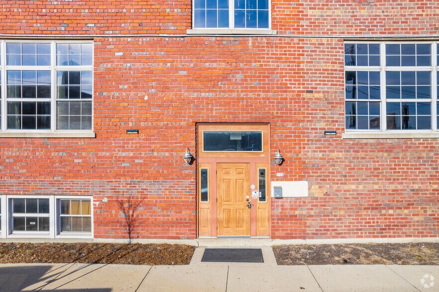 120 E Mineral St, Milwaukee, WI à vendre - Photo de l’immeuble – Image 3 sur 10