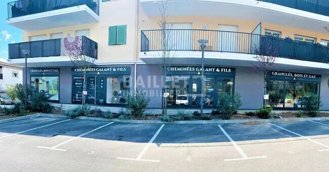 Plus de détails pour Local commercial à louer