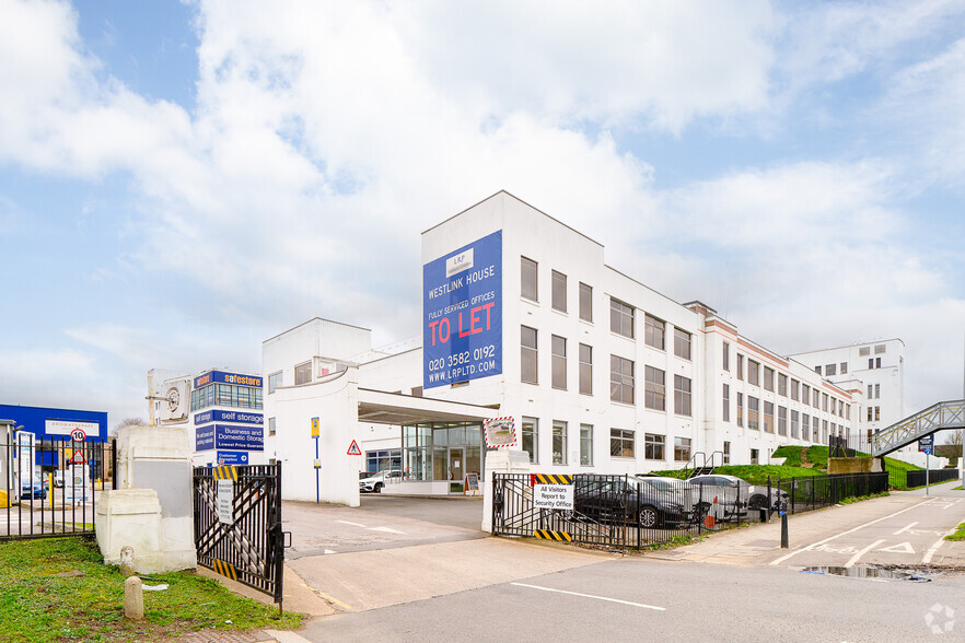 981 Great West Rd, Brentford à louer - Photo principale – Image 1 sur 27