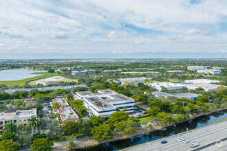 14750 NW 77th Ct, Miami Lakes, FL - VUE AÉRIENNE  vue de carte