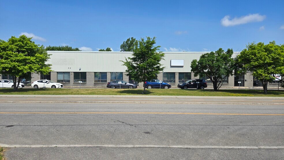 167-189 Ave Labrosse, Dollard-des-Ormeaux, QC à louer - Photo de l’immeuble – Image 2 sur 2