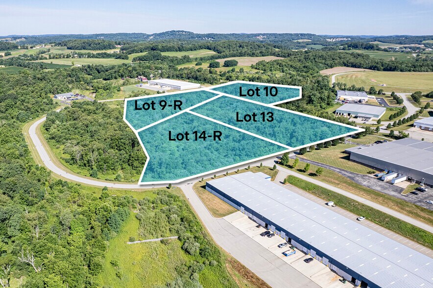 Cherry Hills Dr, Latrobe, PA à vendre - Aérien – Image 1 sur 2