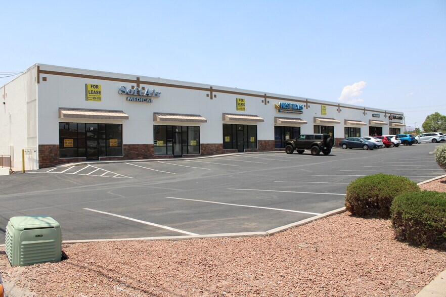 907 Chelsea St, El Paso, TX à louer - Photo de l’immeuble – Image 1 sur 8