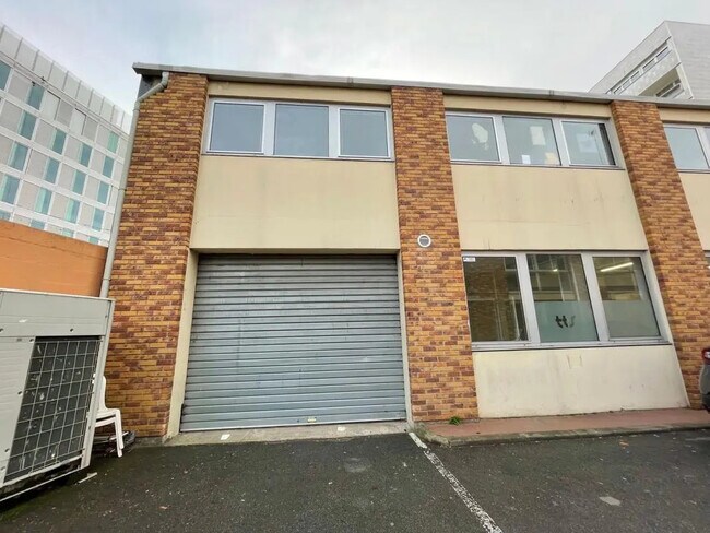 Plus de détails pour Différents types d’espaces à louer