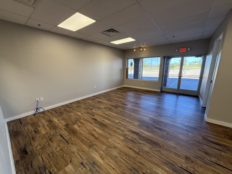 1101 Bunton Creek Rd, Kyle, TX à louer - Photo de l’immeuble – Image 3 sur 12
