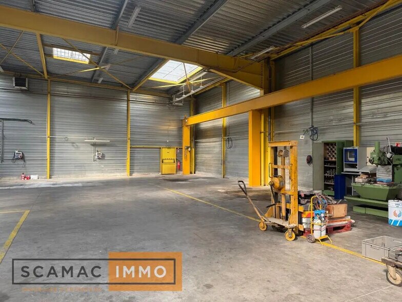 Industriel/Logistique dans La Ville-du-Bois à vendre - Photo de l’immeuble – Image 3 sur 7