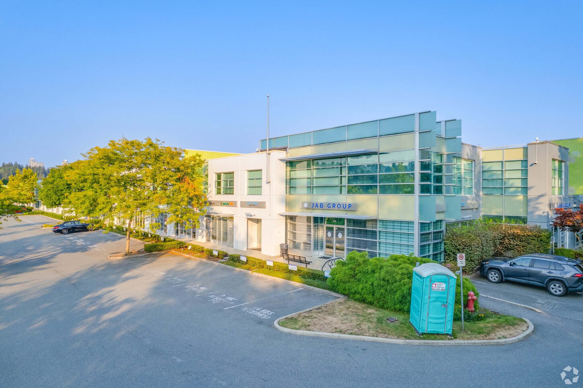 5489 Byrne Rd, Burnaby, BC à louer Photo de l’immeuble– Image 1 sur 30