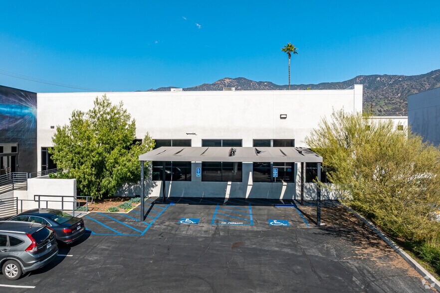 1011 Grandview Ave, Glendale, CA à vendre - Photo de l’immeuble – Image 2 sur 4