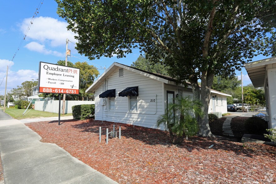 210 1st St S, Winter Haven, FL à vendre - Photo principale – Image 1 sur 3