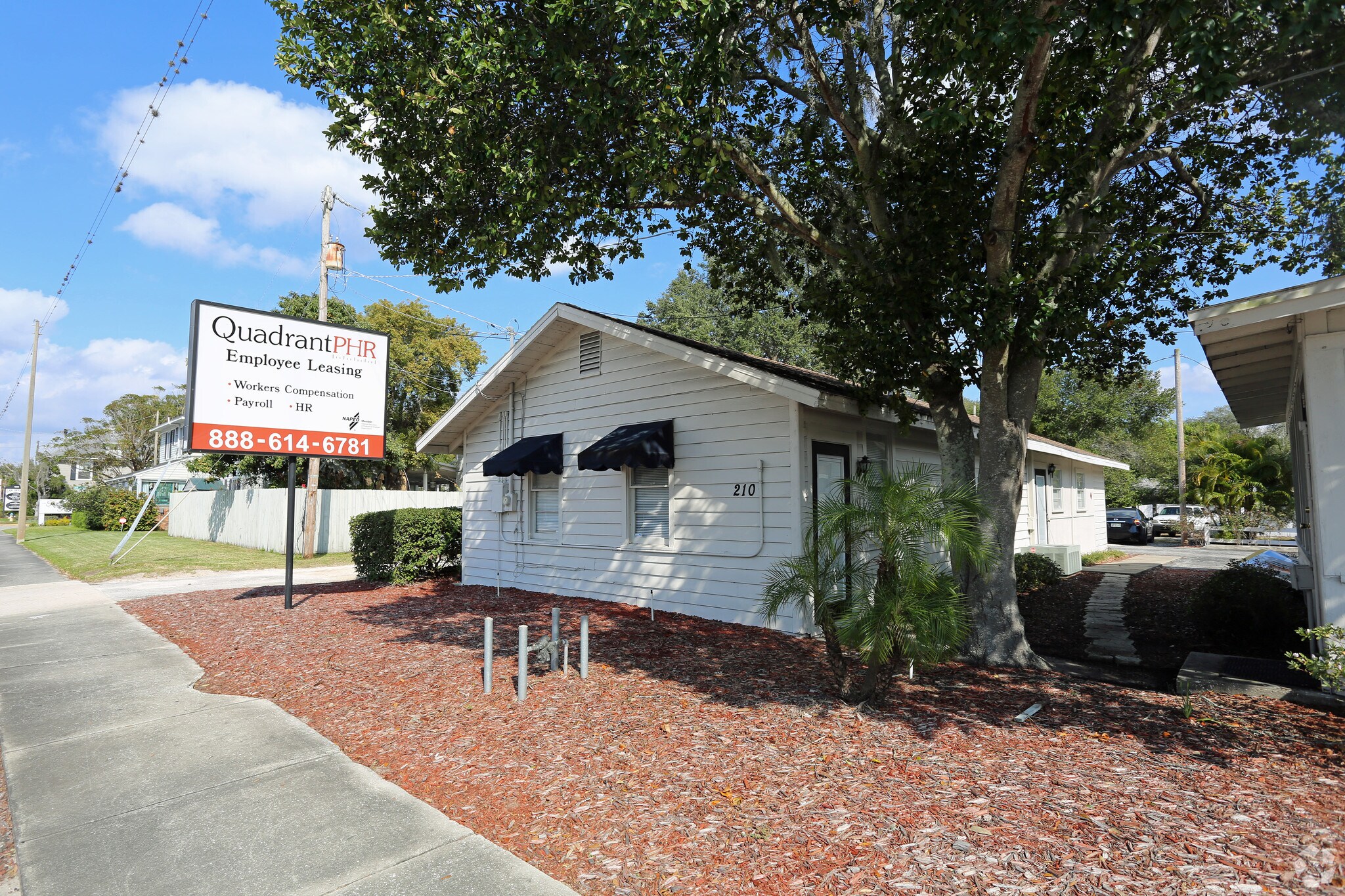210 1st St S, Winter Haven, FL à vendre Photo principale– Image 1 sur 4
