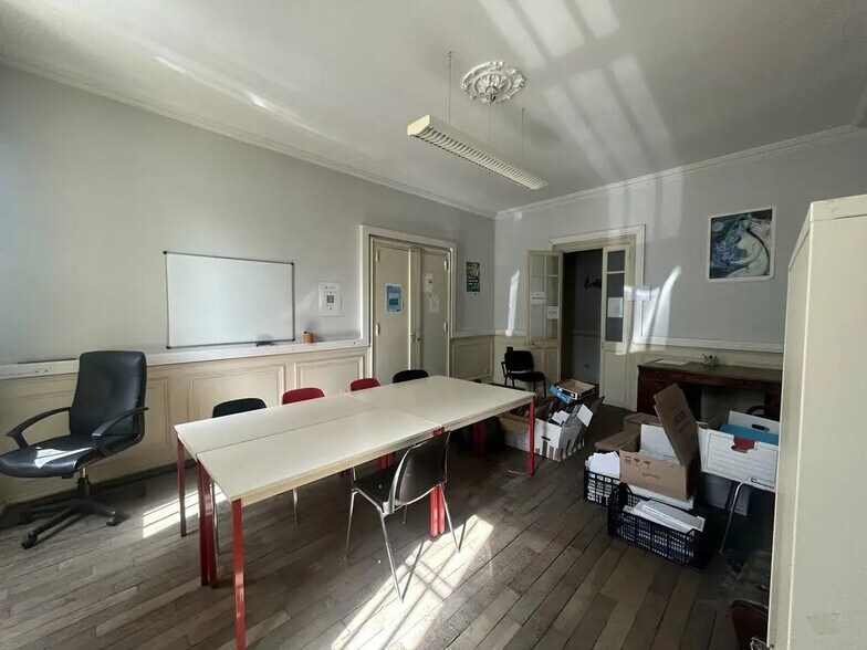 Bureau dans Orange à louer - Photo de l’immeuble – Image 3 sur 8