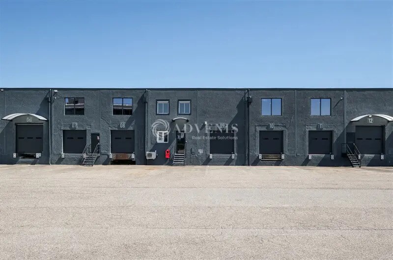 Industriel/Logistique dans Corbas à louer Photo principale– Image 1 sur 4