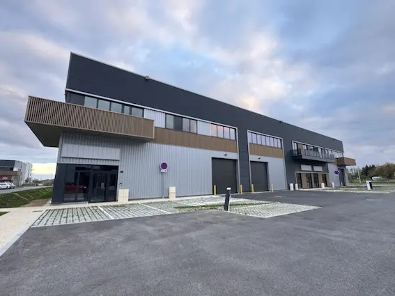 Local d’activités dans Chalifert à louer - Photo de l’immeuble – Image 1 sur 7