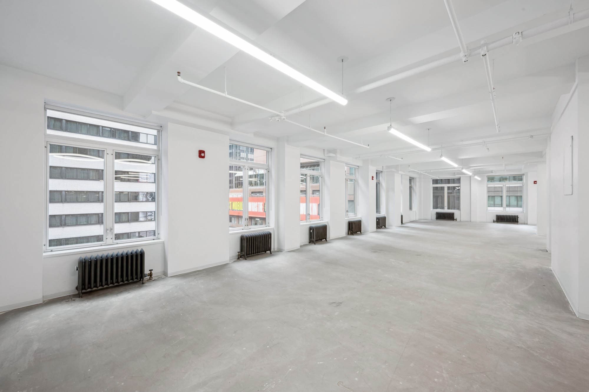 1674 Broadway, New York, NY à louer Photo intérieure– Image 1 sur 14