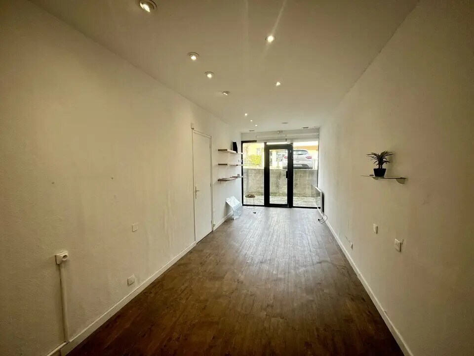 Local commercial dans Venelles à louer Photo intérieure– Image 1 sur 4