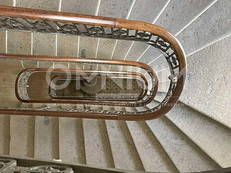 Bureau dans Lyon à vendre - Photo de l’immeuble – Image 3 sur 8