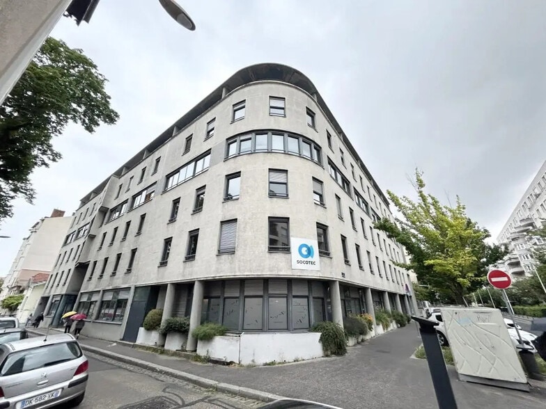 9 Rue Des Tuiliers, Lyon à louer - Photo de l’immeuble – Image 3 sur 4
