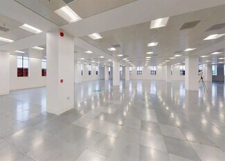 Plus de détails pour The Headrow, Leeds - Local commercial à louer