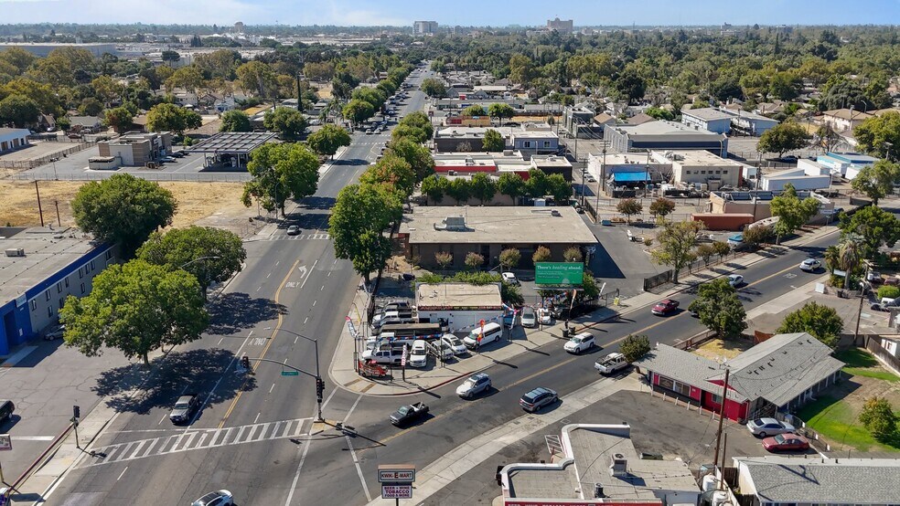 1411 Yosemite Blvd, Modesto, CA à vendre - Photo de l’immeuble – Image 2 sur 25