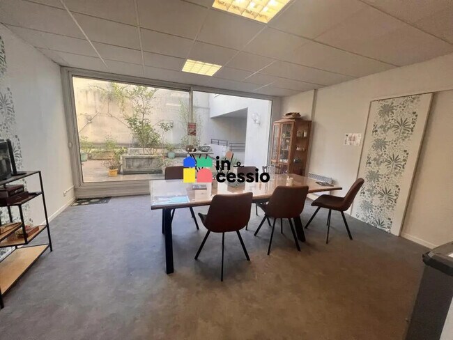 Plus de détails pour Bureau à vendre