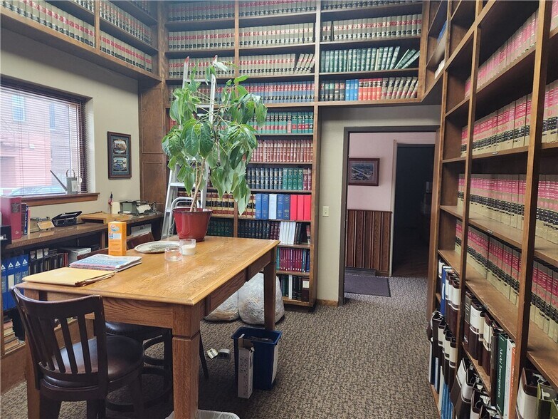 104 Main St, Black River Falls, WI à vendre - Photo de l’immeuble – Image 2 sur 24