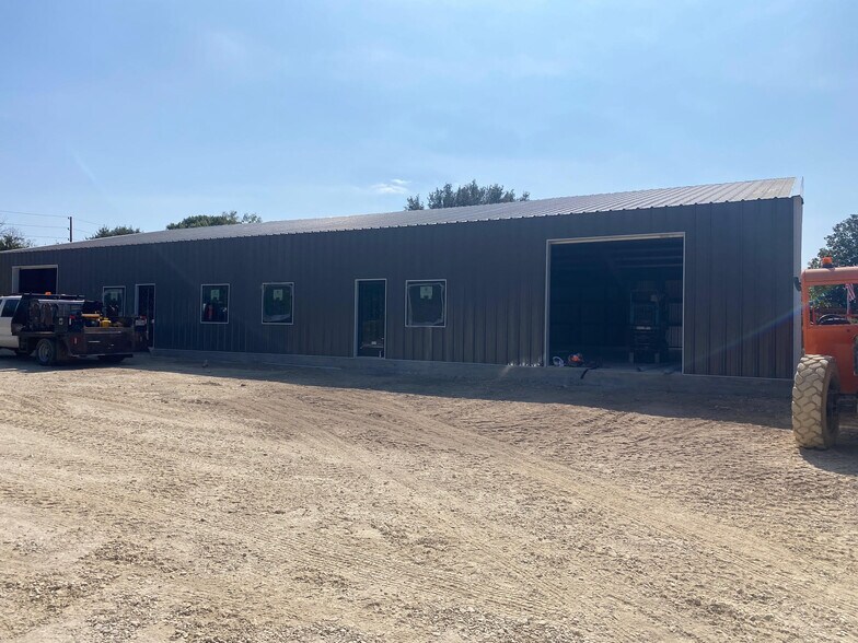 2022 Pinn Rd, San Antonio, TX à louer - Photo de l’immeuble – Image 1 sur 8