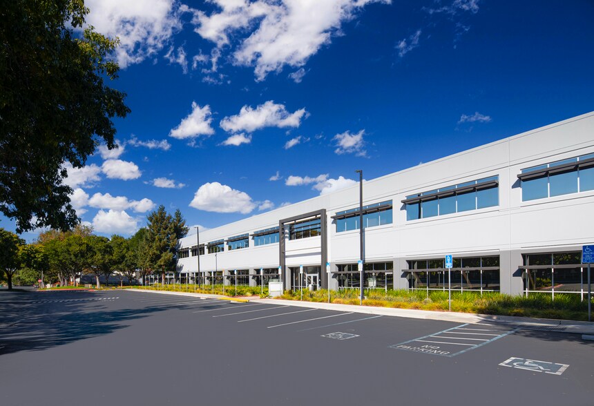 640 W California Ave, Sunnyvale, CA à louer - Photo principale – Image 1 sur 12
