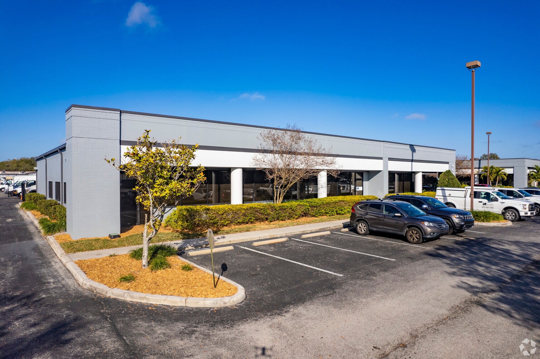 5471 W Waters Ave, Tampa, FL à louer Photo de l’immeuble– Image 1 sur 10