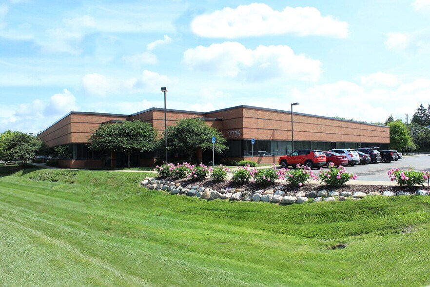 2725 S Industrial Hwy, Ann Arbor, MI à louer - Photo de l’immeuble – Image 1 sur 12