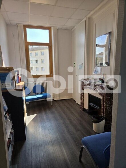 Bureau dans Villefranche-sur-Saône à louer - Photo intérieure – Image 2 sur 8