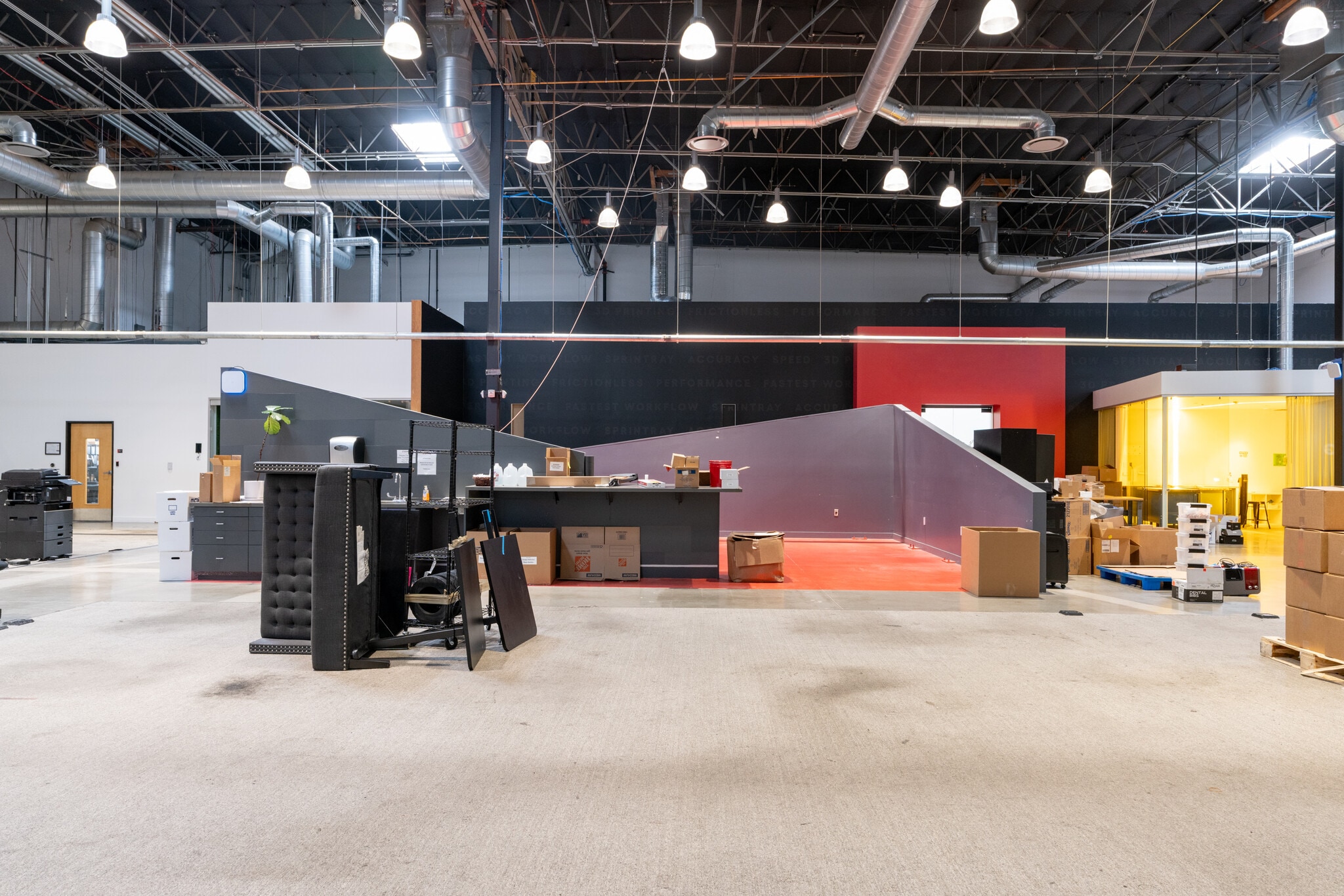 2710 Media Center Dr, Los Angeles, CA à louer Photo intérieure– Image 1 sur 39