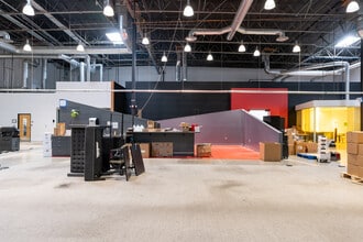 2710 Media Center Dr, Los Angeles, CA à louer Photo intérieure– Image 1 sur 39