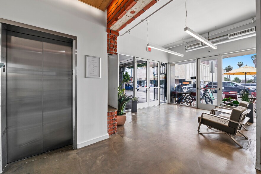 6515 W Sunset Blvd, Hollywood, CA à louer - Photo intérieure – Image 3 sur 10