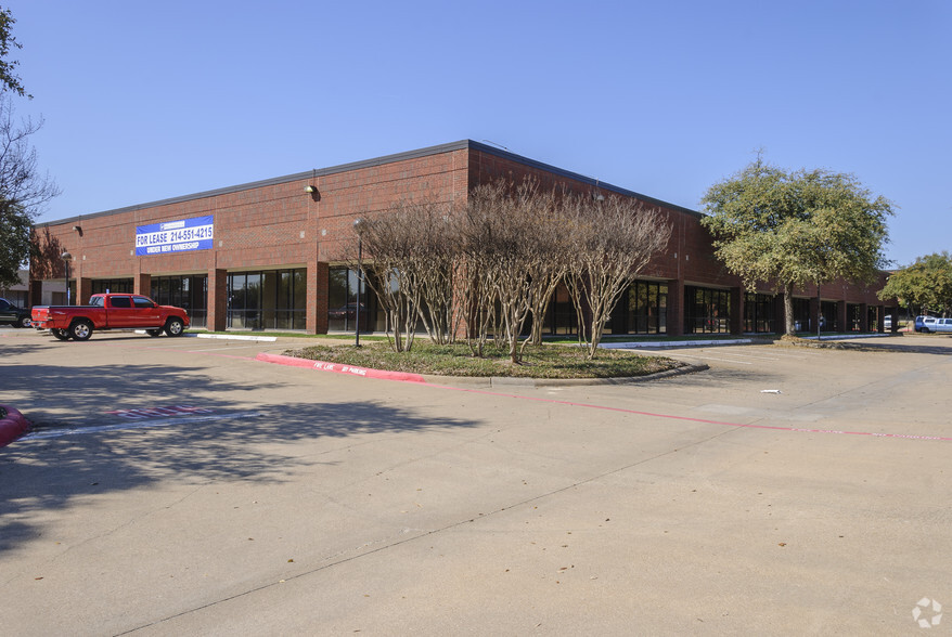 715 N Glenville Dr, Richardson, TX à louer - Photo de l’immeuble – Image 2 sur 4