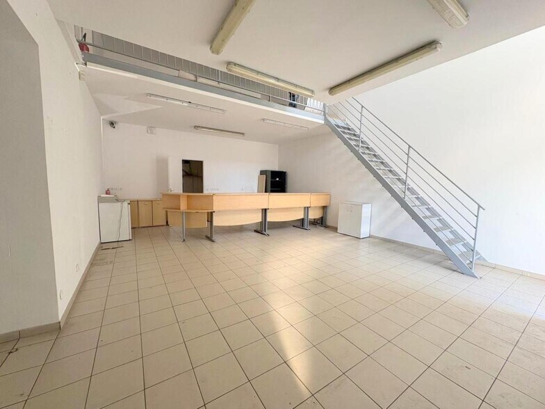 Local d'activités dans Achères à vendre - Photo intérieure – Image 3 sur 19