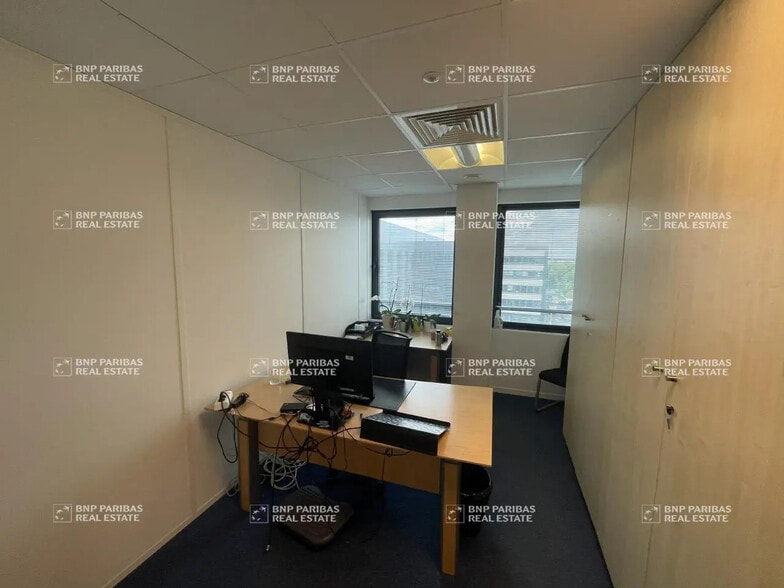 Bureau dans Tours à louer - Photo de l’immeuble – Image 3 sur 13