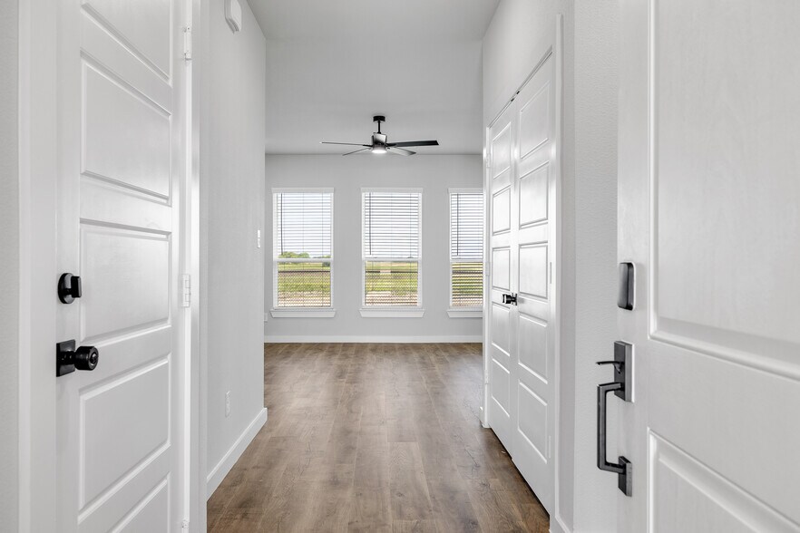 4059 Clovis St, Midlothian, TX à vendre - Photo de l’immeuble – Image 3 sur 75
