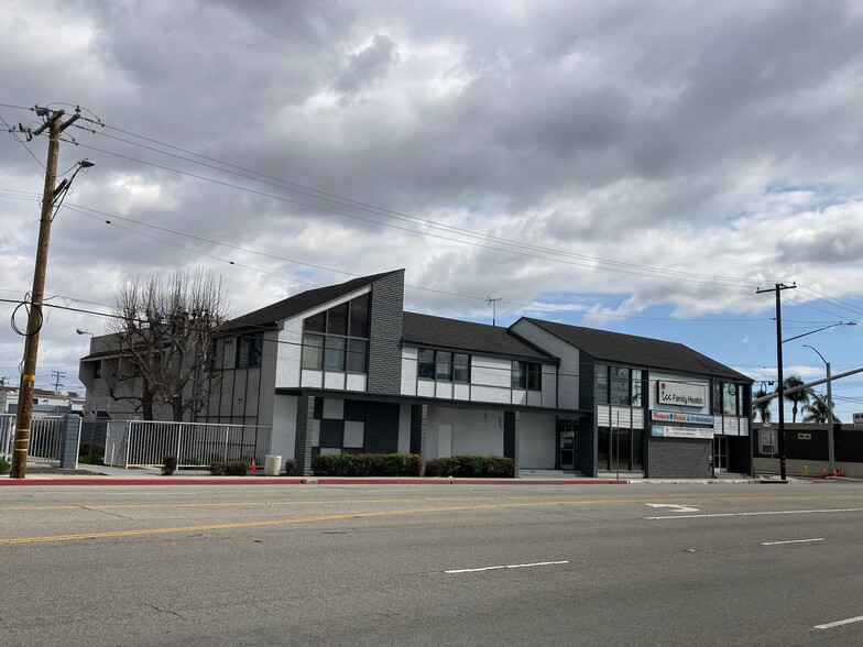 17660 Lakewood Blvd, Bellflower, CA à louer - Photo de l’immeuble – Image 1 sur 3