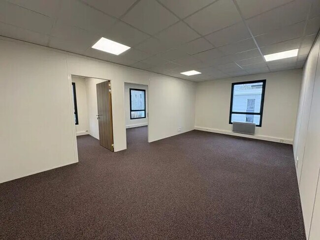 Plus de détails pour Allée Des Sablières, Croissy-sur-Seine - Bureau à louer