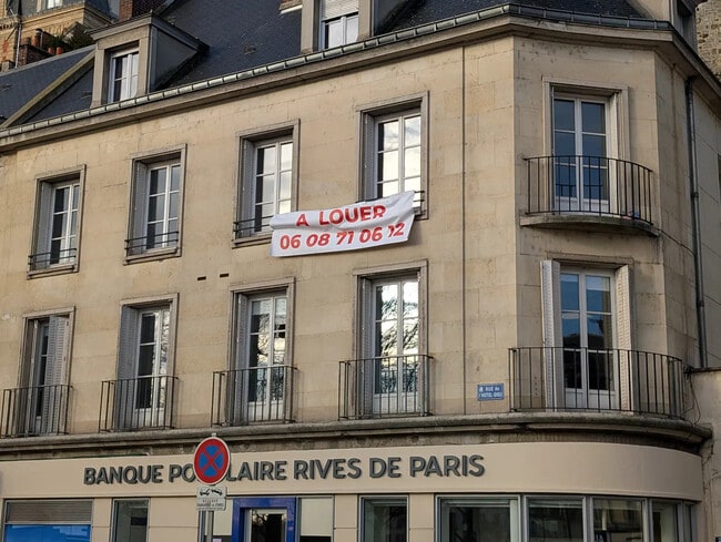 Plus de détails pour 2 Rue De L'Hotel Dieu, Pontoise - Bureau à louer