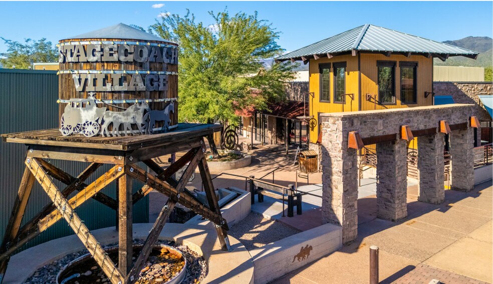 7100 E Cave Creek Rd, Cave Creek, AZ à louer - Photo de l’immeuble – Image 2 sur 18