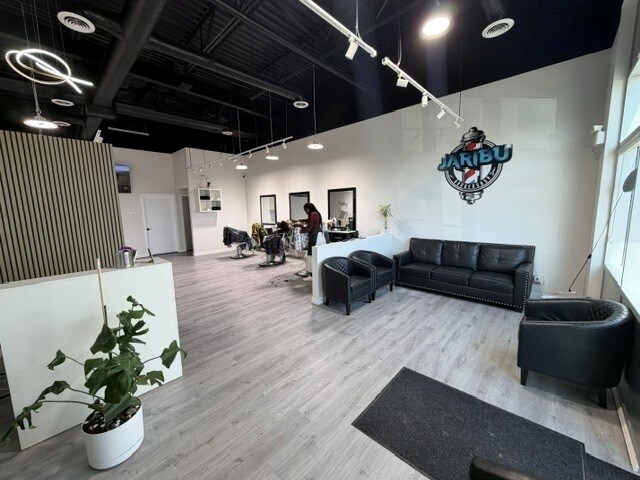 45 Carrington Blvd NW, Calgary, AB à louer - Photo intérieure – Image 2 sur 6