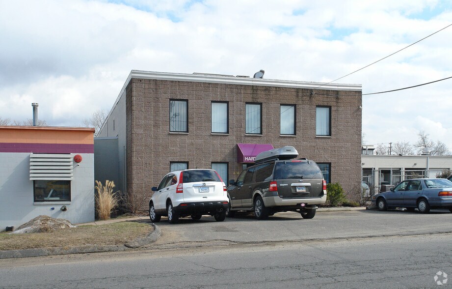 376 Ledyard St, Hartford, CT à louer - Photo de l’immeuble – Image 2 sur 25