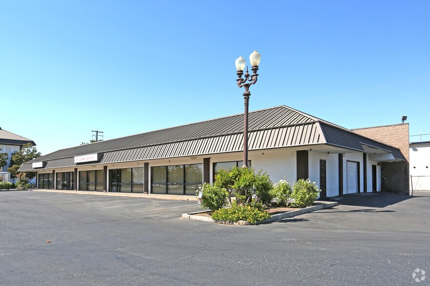 4274 N Blackstone Ave, Fresno, CA à vendre - Photo de l’immeuble – Image 3 sur 4