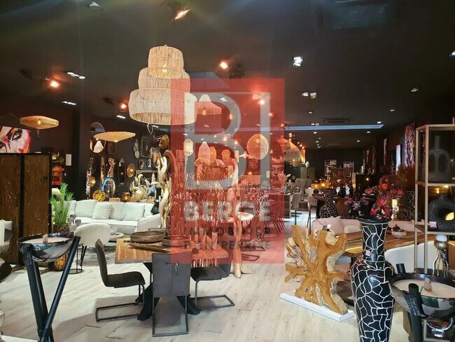 Plus de détails pour Local commercial à louer