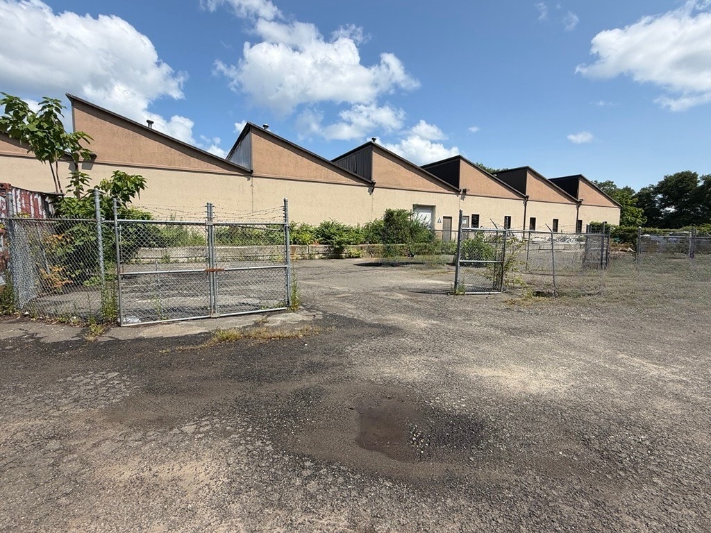 1 Barry Pl, Stamford, CT à louer Autre– Image 1 sur 2