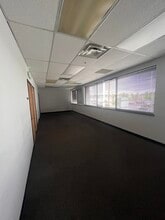 2755-2795 E Desert Inn Rd, Las Vegas, NV à louer Photo intérieure– Image 2 sur 5