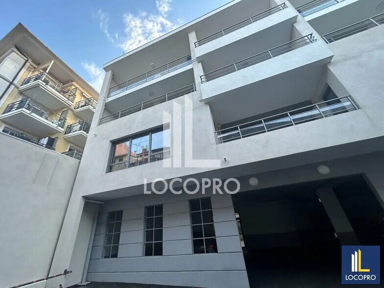Bureau dans Cagnes-sur-Mer à louer - Photo de l’immeuble – Image 2 sur 5